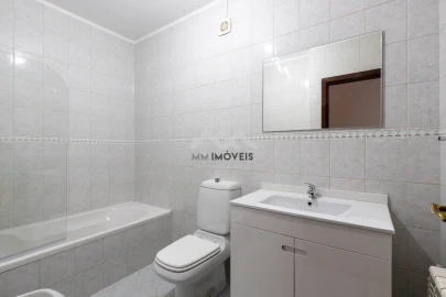 Apartamento T2 para Arrendamento em Fânzeres e São Pedro da Cova