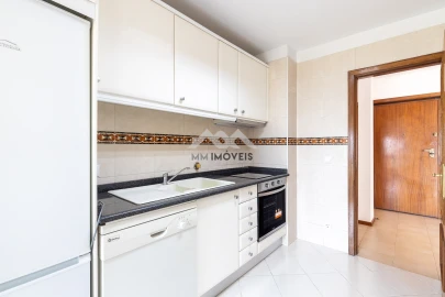 Apartamento T2 para Arrendamento em Fânzeres e São Pedro da Cova