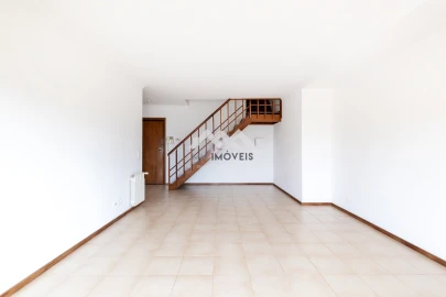 Apartamento T2 para Arrendamento em Fânzeres e São Pedro da Cova