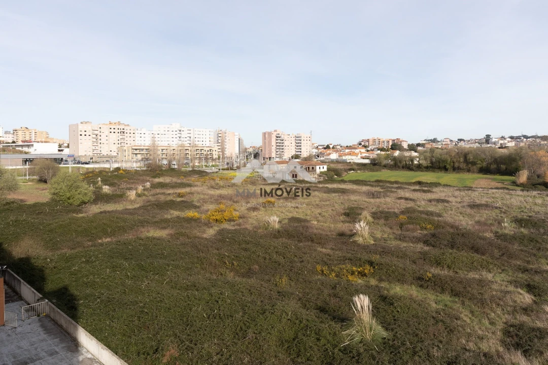 Apartamento T2 para Arrendamento em Fânzeres e São Pedro da Cova Foto 18