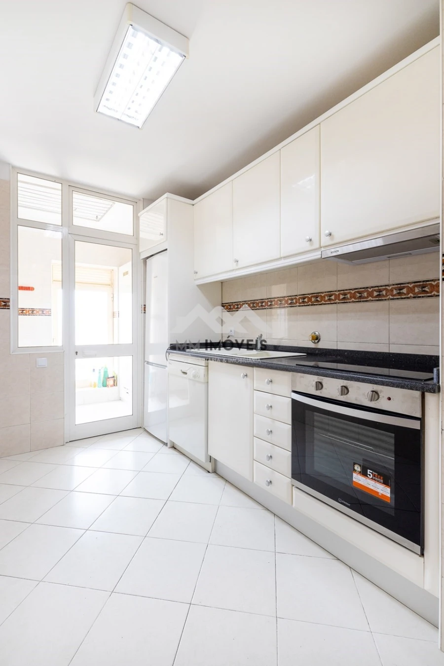 Apartamento T2 para Arrendamento em Fânzeres e São Pedro da Cova Foto 17