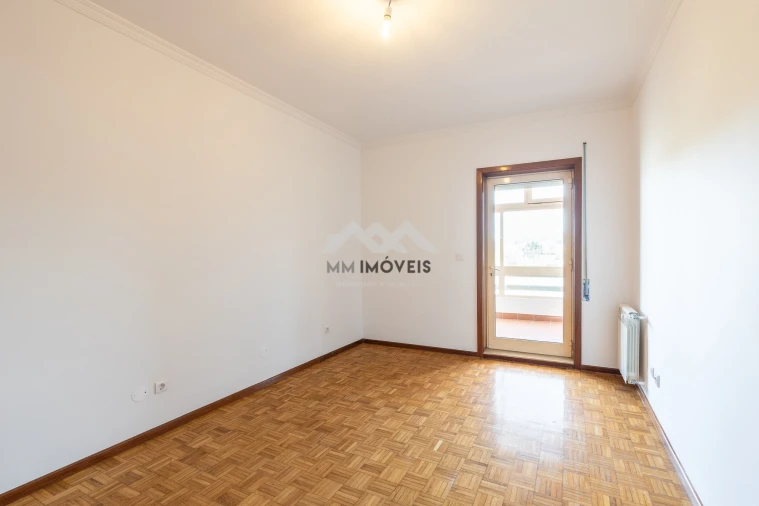 Apartamento T2 para Arrendamento em Fânzeres e São Pedro da Cova Foto 16