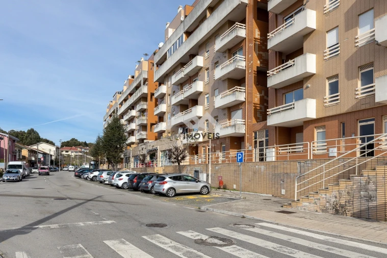 Apartamento T2 para Arrendamento em Fânzeres e São Pedro da Cova Foto 21