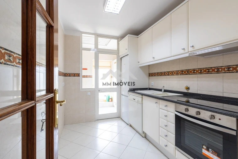 Apartamento T2 para Arrendamento em Fânzeres e São Pedro da Cova Foto 4