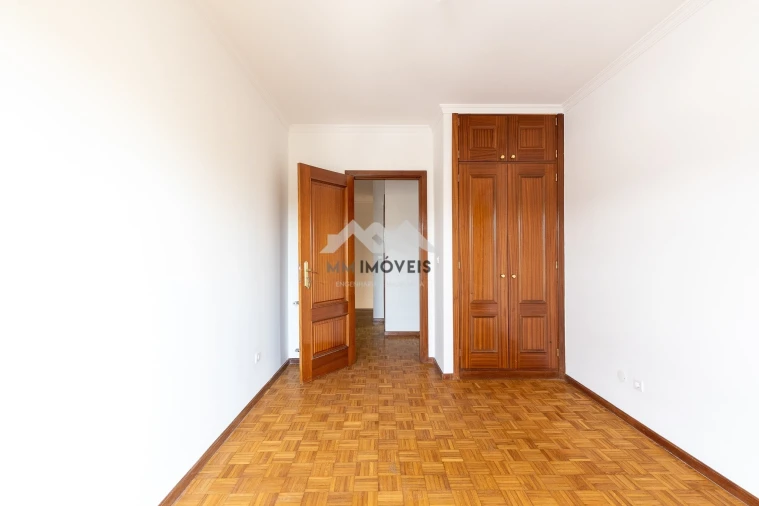 Apartamento T2 para Arrendamento em Fânzeres e São Pedro da Cova Foto 11
