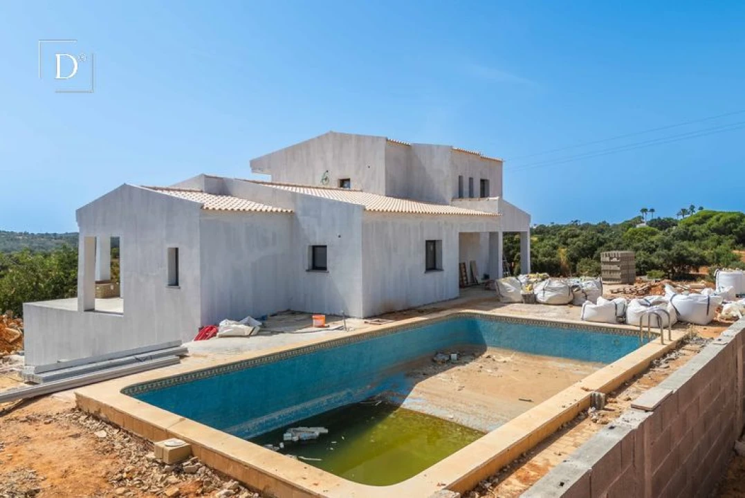 Moradia T6 para Venda em Albufeira e Olhos de Água Foto 2