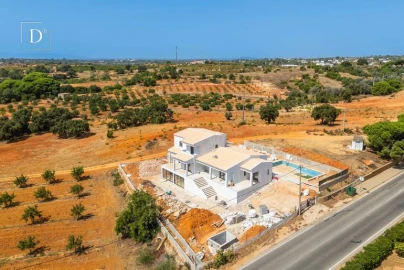 Moradia T6 para Venda em Albufeira e Olhos de Água