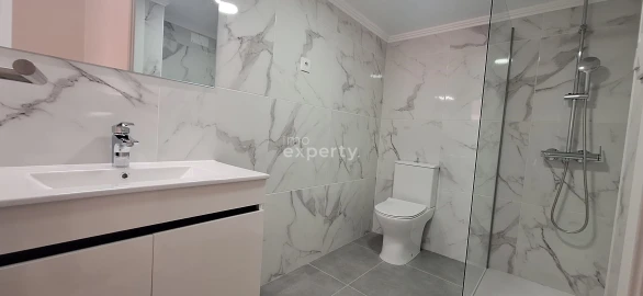 Apartamento T2 para Venda em Funchal (Santa Luzia)
