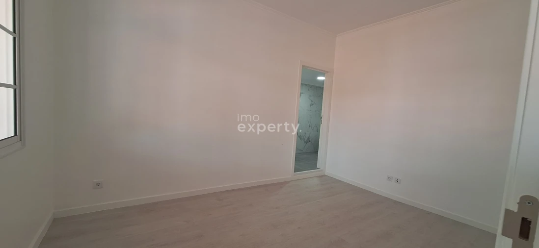 Apartamento T2 para Venda em Funchal (Santa Luzia) Foto 6