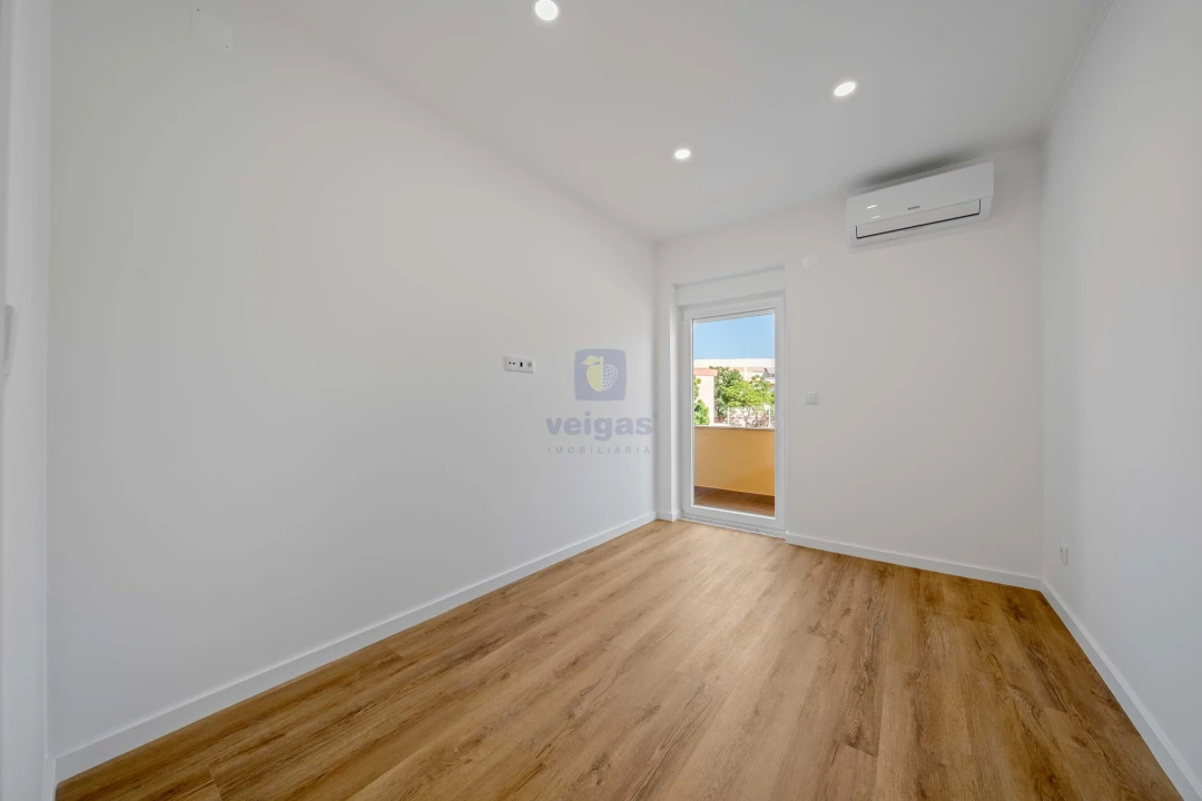 Apartamento T4 para Venda em Alto do Seixalinho, Santo André e Verderena Foto 20
