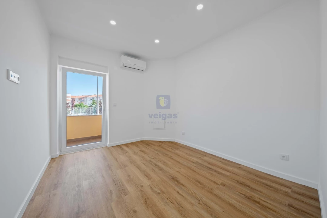 Apartamento T4 para Venda em Alto do Seixalinho, Santo André e Verderena Foto 22