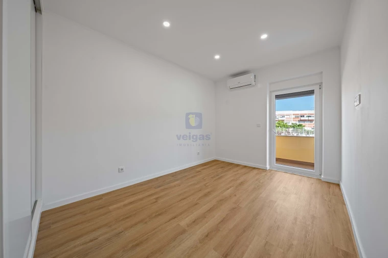 Apartamento T4 para Venda em Alto do Seixalinho, Santo André e Verderena Foto 12