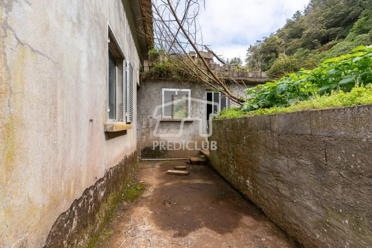Moradia T3 para Venda em Santana Foto 37