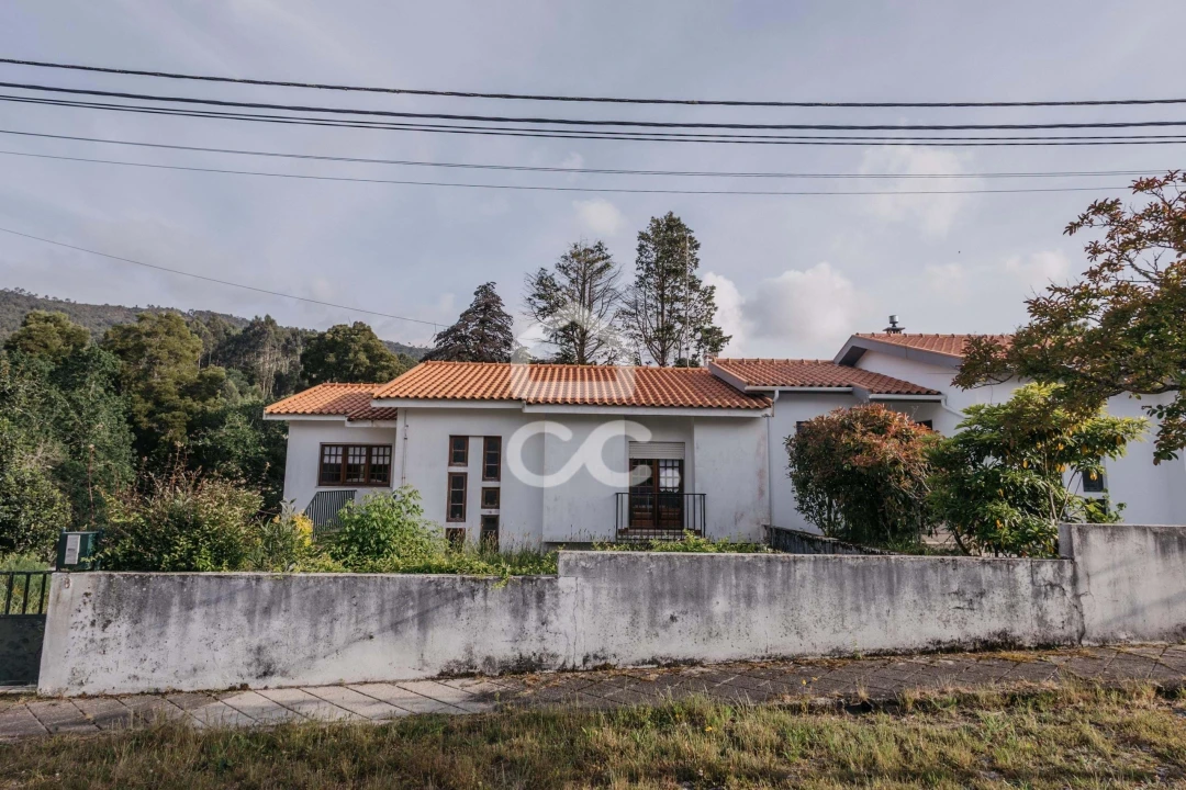 Moradia T4 para Venda em Afife Foto 4