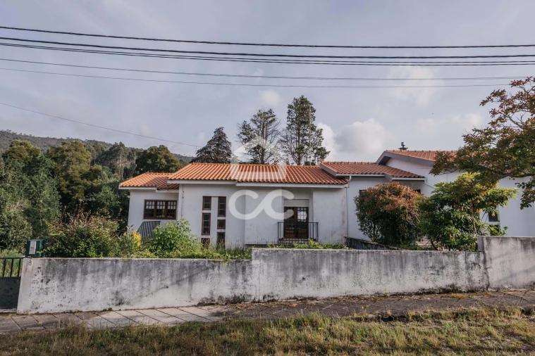 Moradia T4 para Venda em Afife Foto 4