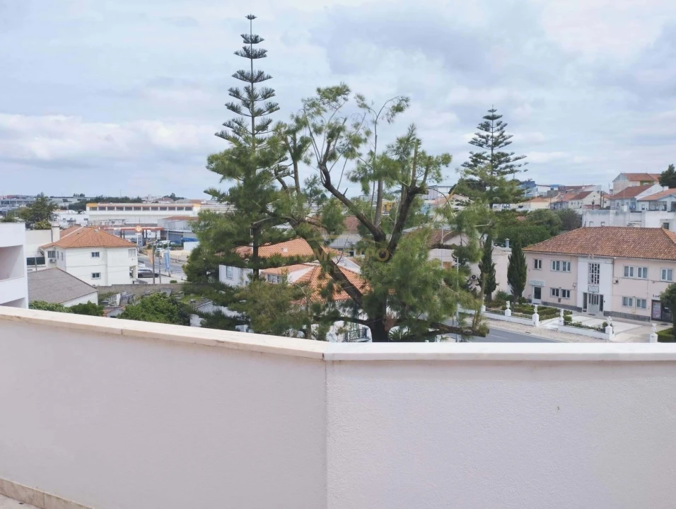 Apartamento T3 para Venda em Agualva e Mira-Sintra Foto 26