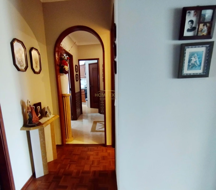Apartamento T3 para Venda em Agualva e Mira-Sintra Foto 8