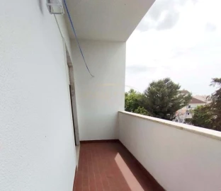 Apartamento T3 para Venda em Agualva e Mira-Sintra
