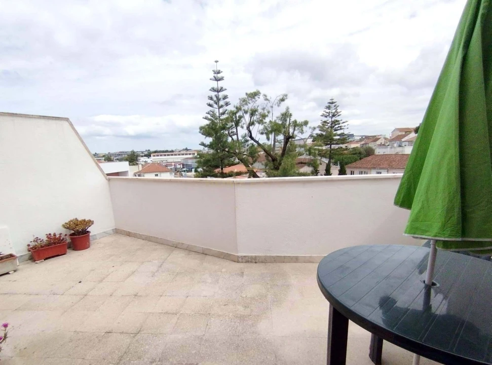 Apartamento T3 para Venda em Agualva e Mira-Sintra Foto 24