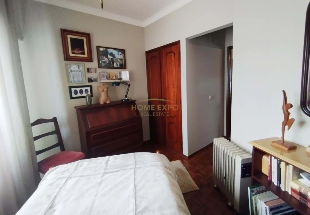 Apartamento T3 para Venda em Agualva e Mira-Sintra Foto 17
