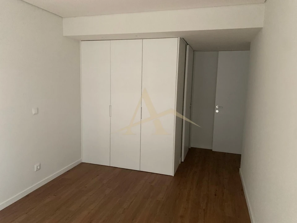 Apartamento T2 para Venda em Oliveira do Douro Foto 11