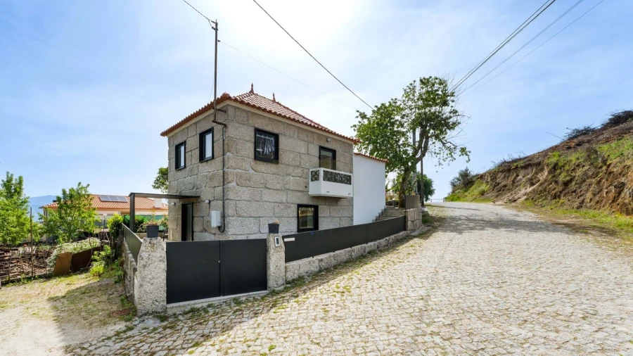 Moradia T2 para Venda em Fregim Foto 2