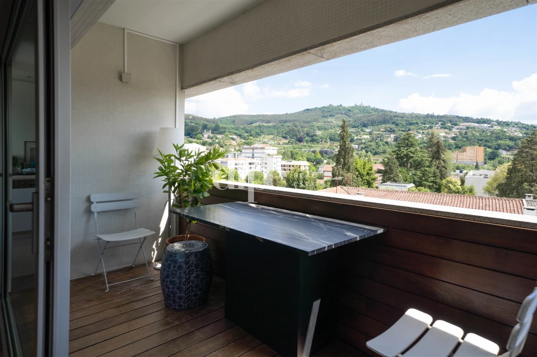 Apartamento T3 para Venda em Oliveira, São Paio e São Sebastião Foto 1