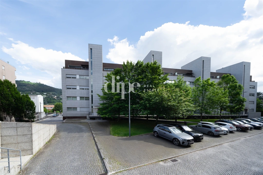 Apartamento T3 para Venda em Oliveira, São Paio e São Sebastião Foto 2