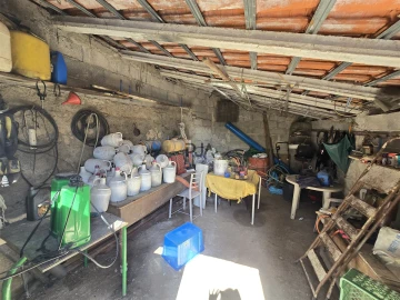 Quinta T0 para Venda em Santiago de Cassurrães e Póvoa de Cervães