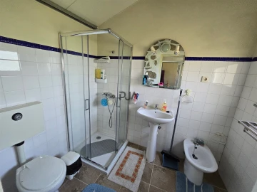 Quinta T0 para Venda em Santiago de Cassurrães e Póvoa de Cervães