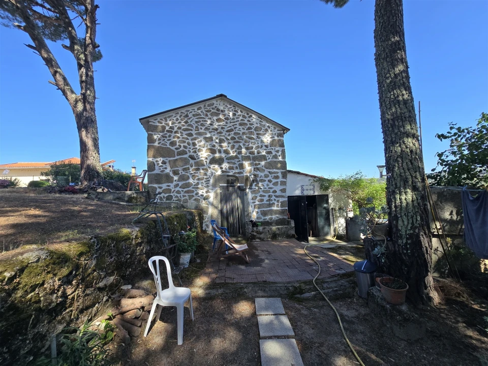 Quinta T0 para Venda em Santiago de Cassurrães e Póvoa de Cervães Foto 9