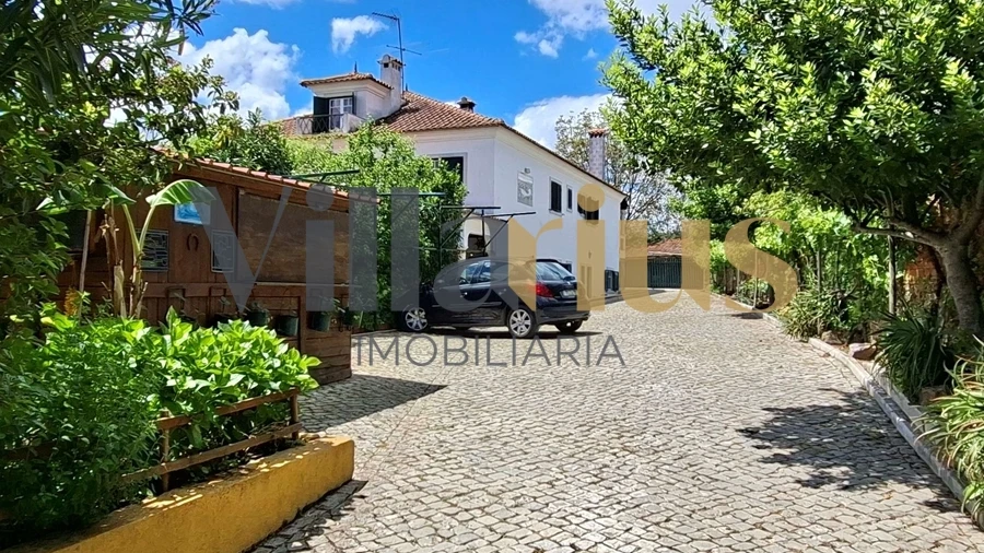 Moradia T7 para Venda em Serra e Junceira