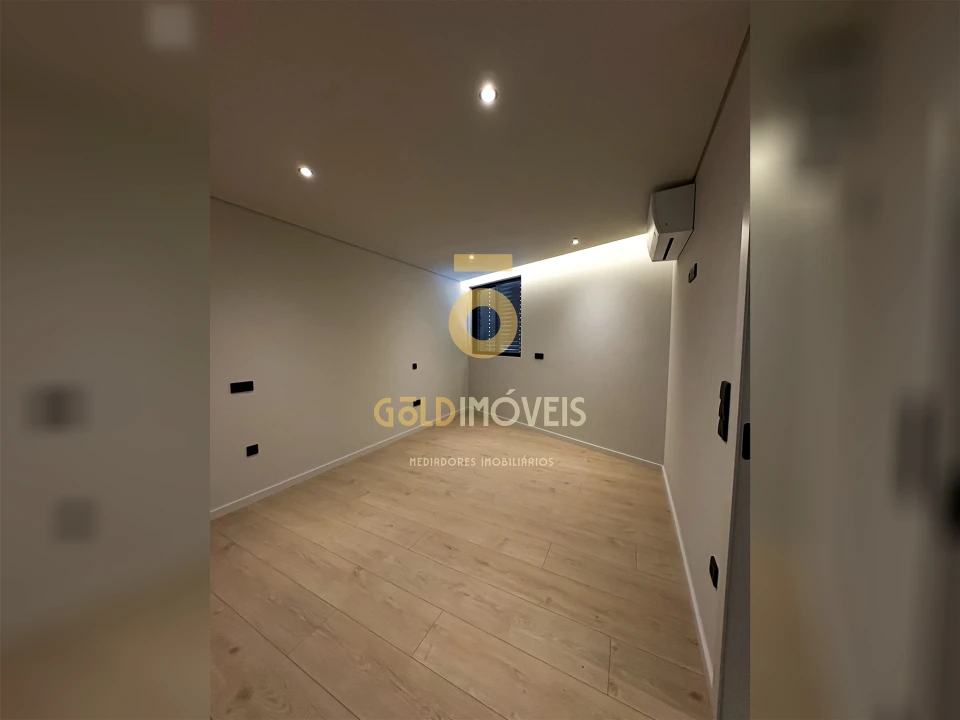 Apartamento T4 para Venda em Gondomar (São Cosme), Valbom e Jovim Foto 7