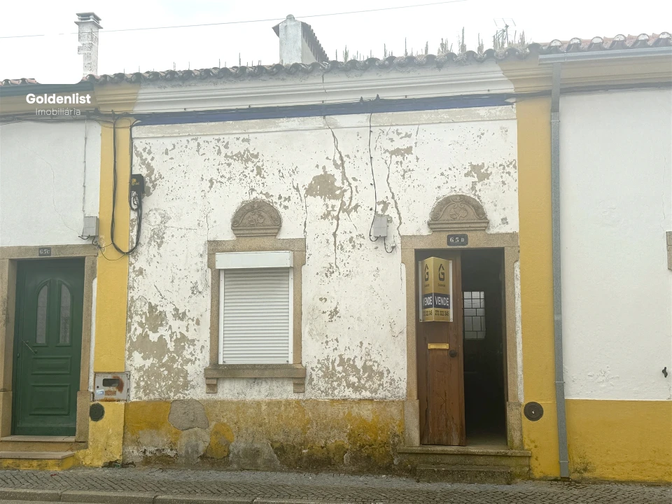 Moradia T2 para Venda em Espírito Santo, Nossa Senhora da Graça e São Simão Foto 1