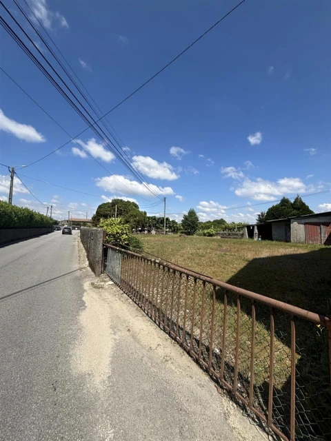 Terreno para Venda em Esmeriz e Cabeçudos