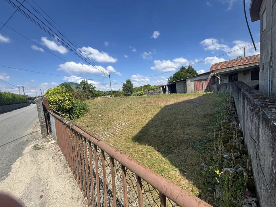 Terreno para Venda em Esmeriz e Cabeçudos Foto 2