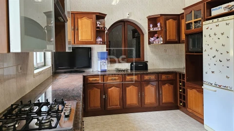 Moradia T5 para Venda em Aveiras de Cima