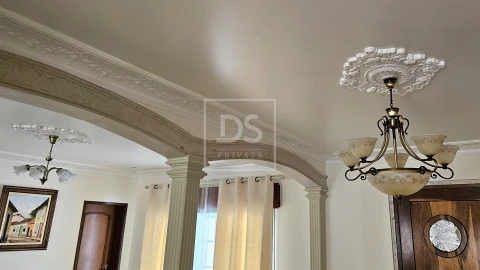 Moradia T5 para Venda em Aveiras de Cima