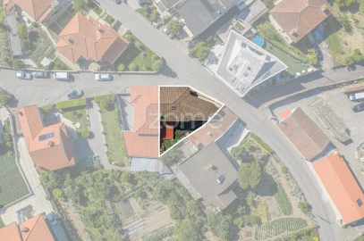 Moradia T3 para Venda em Vale (São Cosme), Telhado e Portela