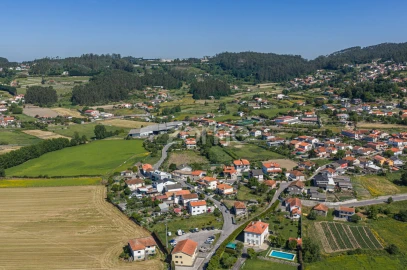 Moradia T3 para Venda em Vale (São Cosme), Telhado e Portela