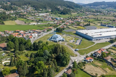 Moradia T3 para Venda em Vale (São Cosme), Telhado e Portela