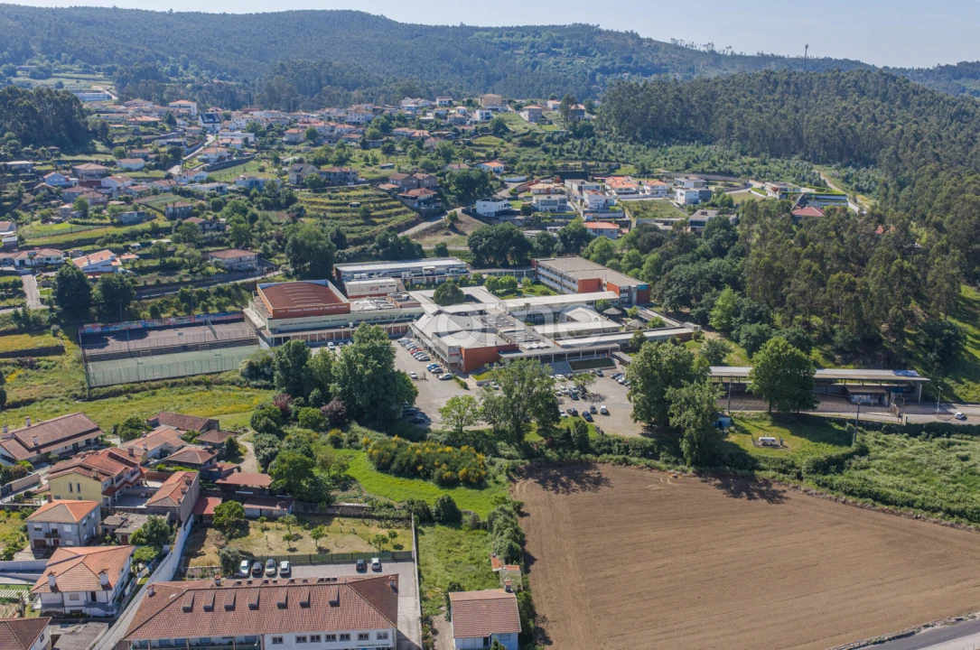Moradia T3 para Venda em Vale (São Cosme), Telhado e Portela Foto 57
