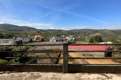Moradia T16 para Venda em Trevões e Espinhosa