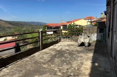 Moradia T16 para Venda em Trevões e Espinhosa