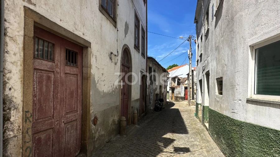 Moradia T16 para Venda em Trevões e Espinhosa