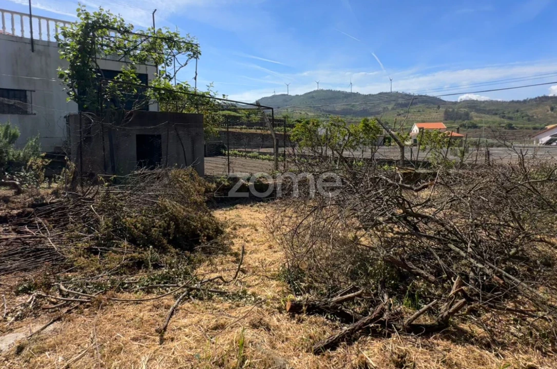 Moradia T16 para Venda em Trevões e Espinhosa Foto 12