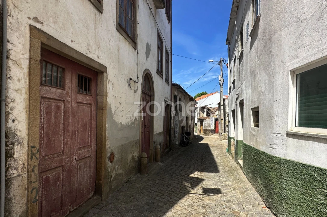 Moradia T16 para Venda em Trevões e Espinhosa Foto 3