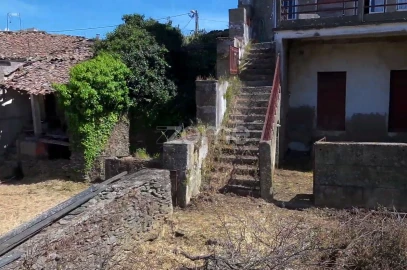 Moradia T9 para Venda em Trevões e Espinhosa