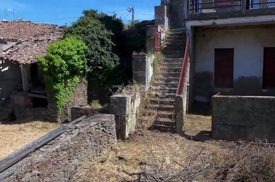 Moradia T9 para Venda em Trevões e Espinhosa Foto 13