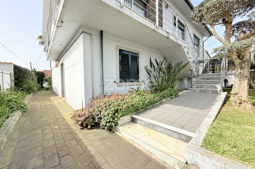 Moradia T3 para Venda em Castelões Foto 5